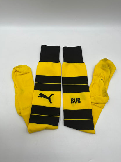 Match-worn Dortmund jersey set worn by Julian Weigl on October 29, 2016