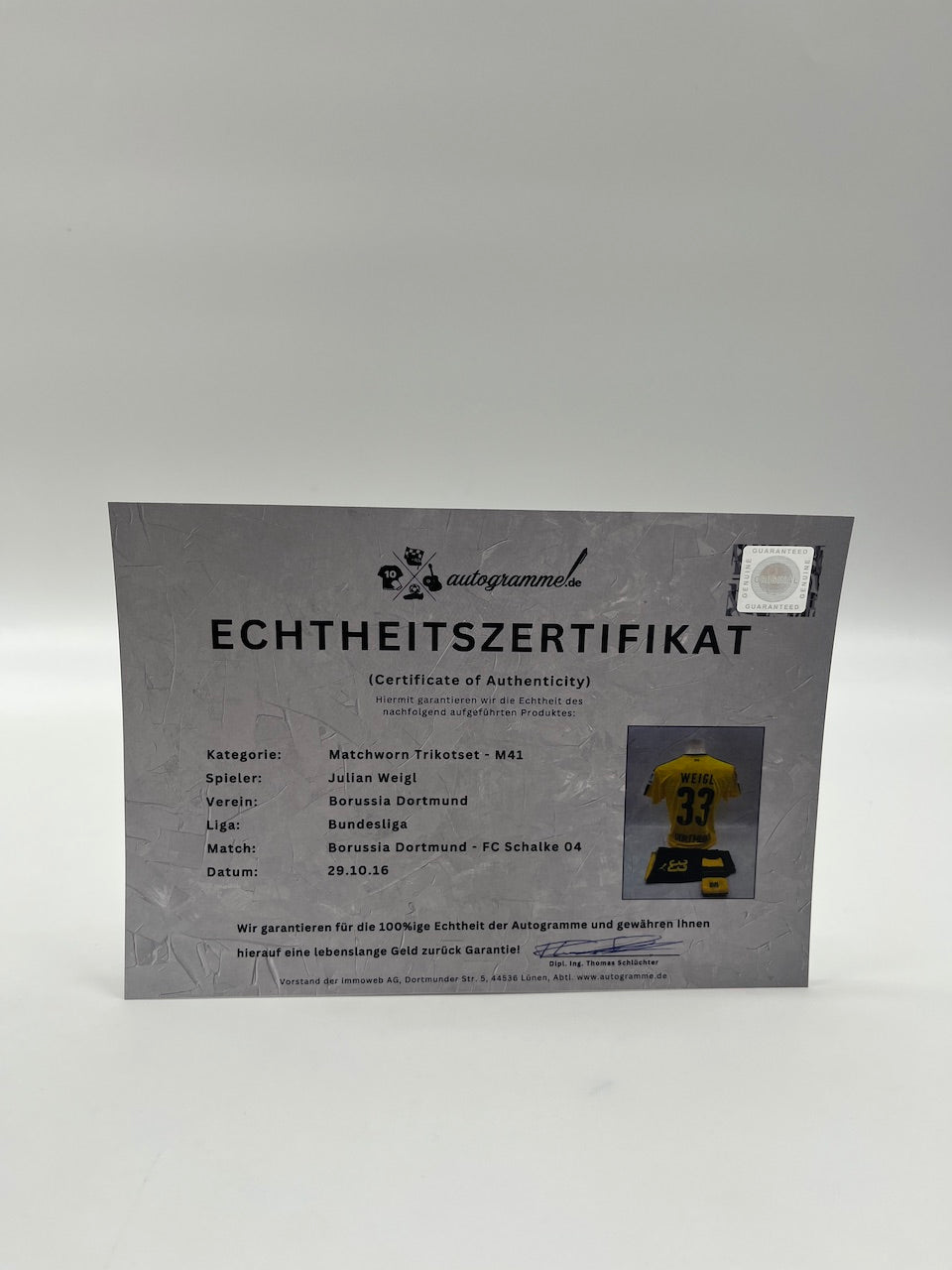 Match-worn Dortmund jersey set worn by Julian Weigl on October 29, 2016