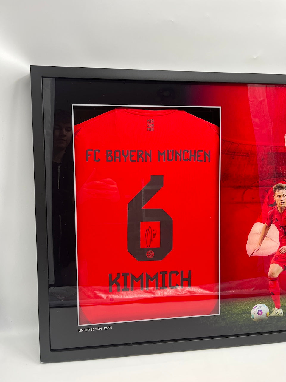 Bayern München Trikot Joshua Kimmich signiert im Rahmen COA Adidas