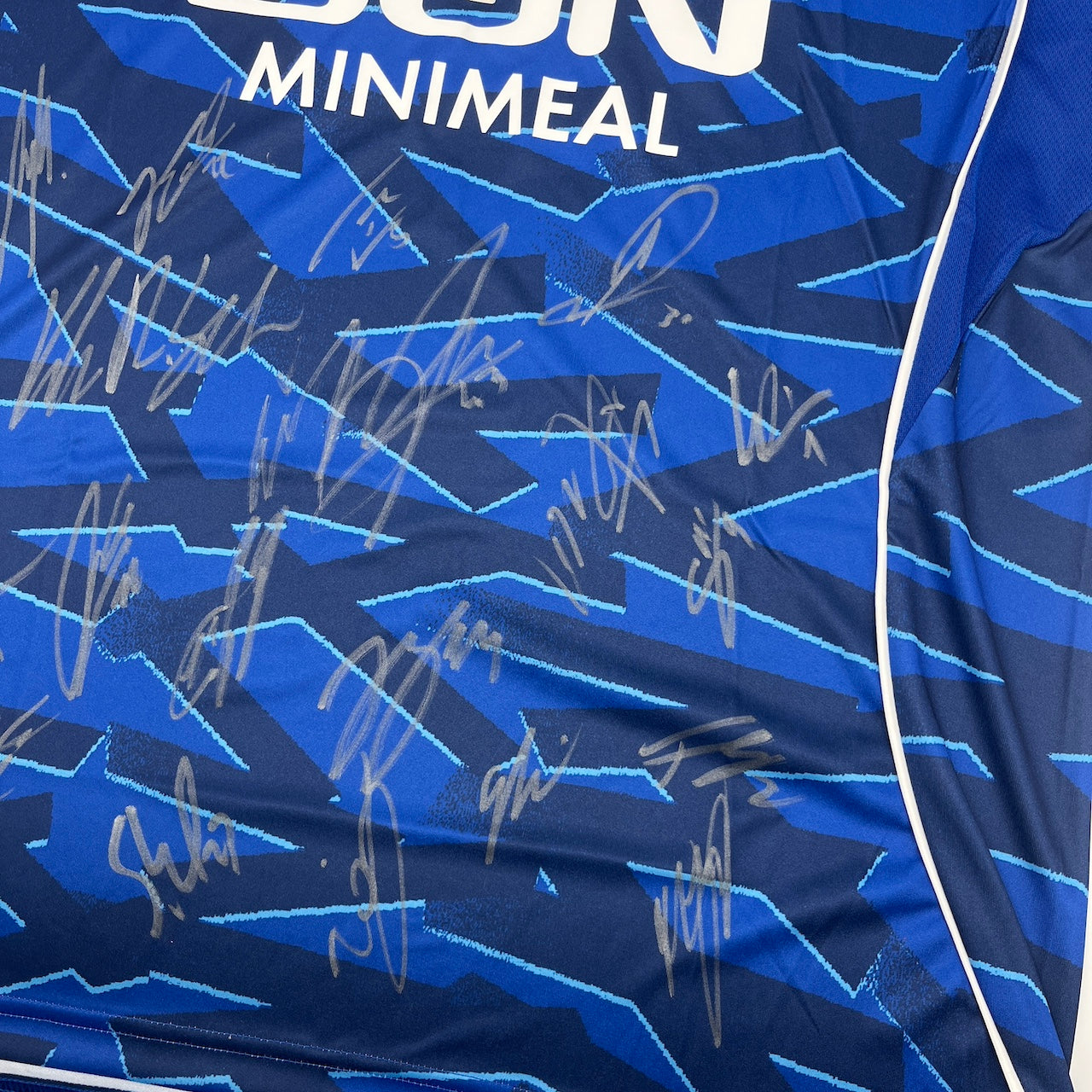 Schalke 04 Trikot 2025/2026 Teamsigniert COA Bundesliga L