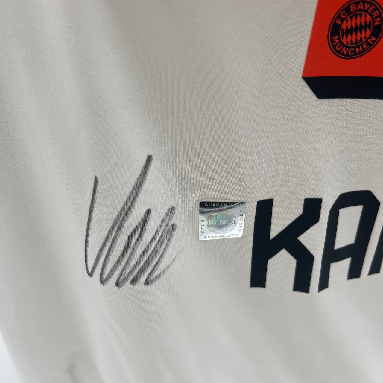 Bayern München Trikot Lennart Karl signiert Autogramm Adidas COA L