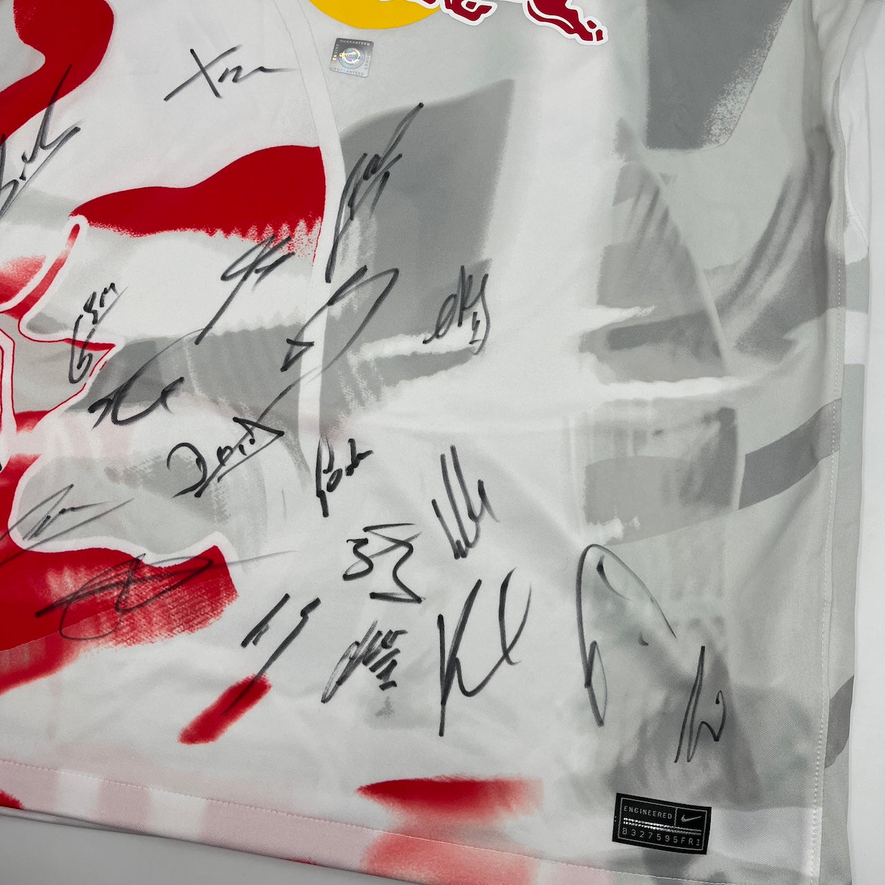 RB Leipzig Trikot 2022/2023 Teamsigniert Red Bull COA Nike L