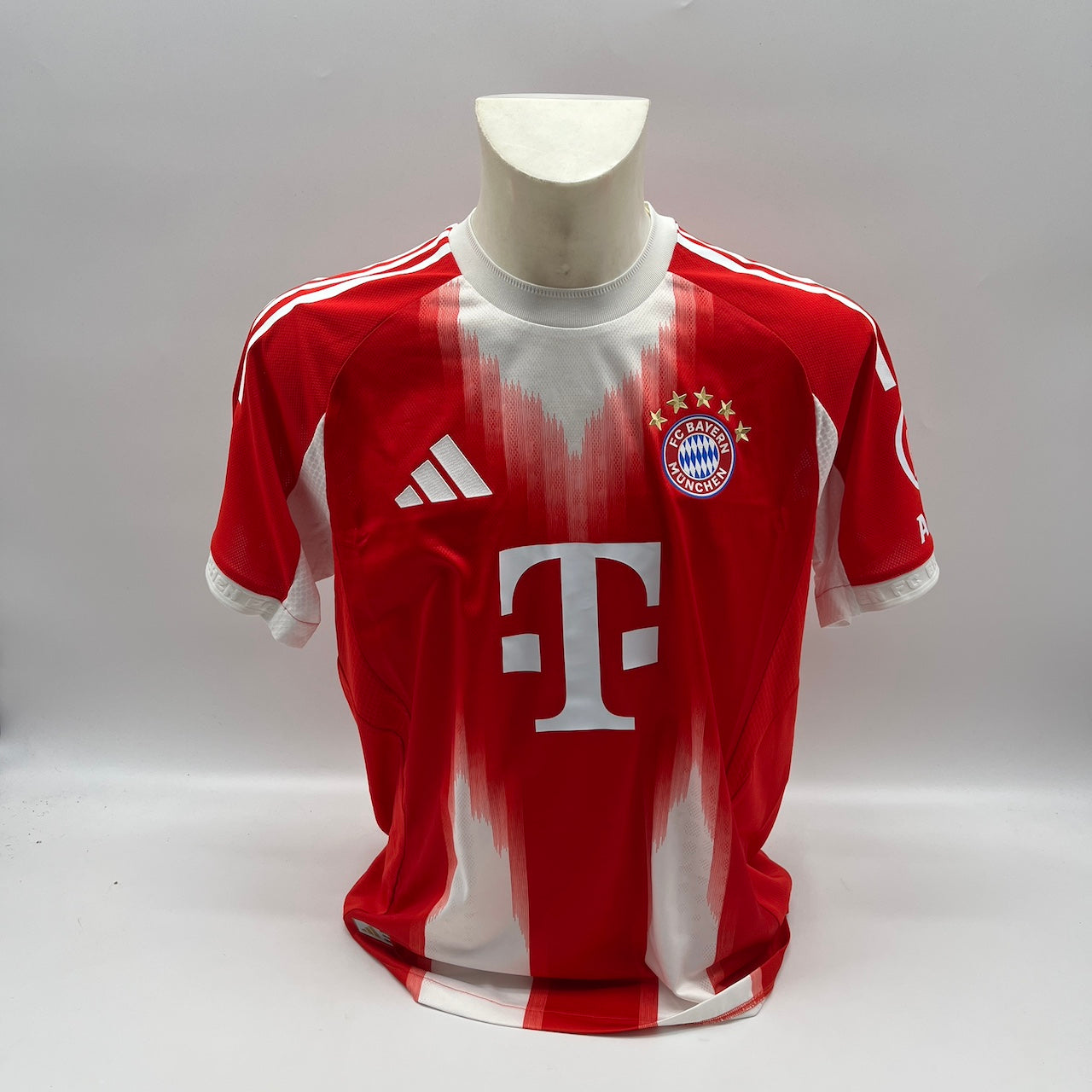 Bayern München Authentic-Trikot Lennart Karl signiert Autogramm Adidas COA L