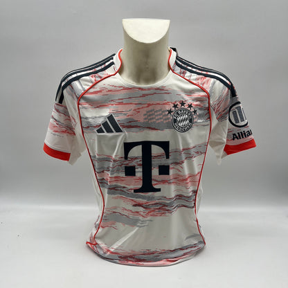 Bayern München Trikot Lennart Karl signiert Autogramm Adidas COA M