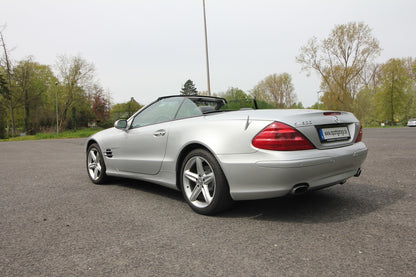 Donatella Versace Mercedes-Benz 500 SL silber