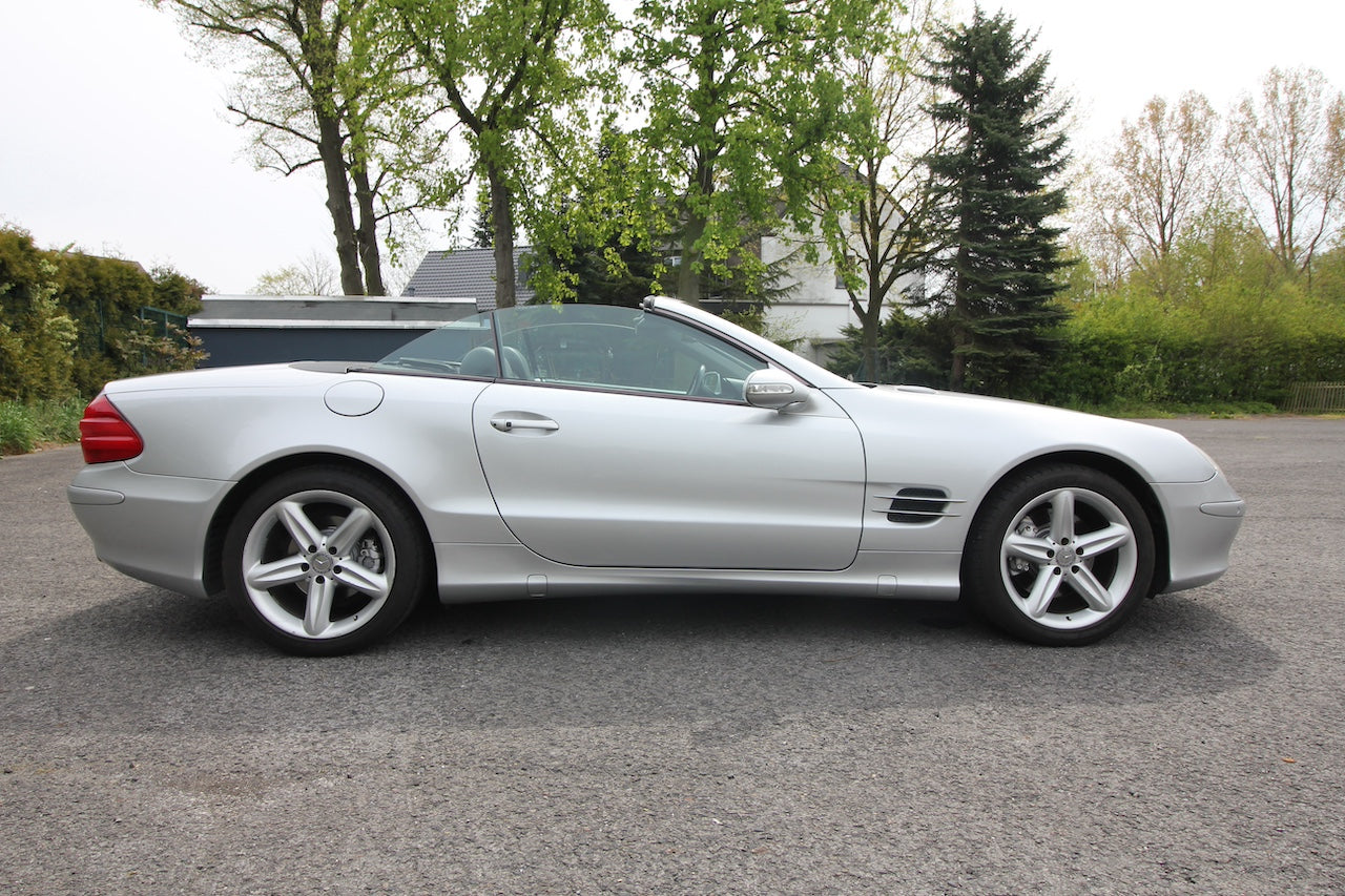 Donatella Versace Mercedes-Benz 500 SL silber
