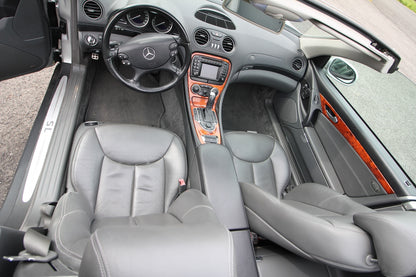 Donatella Versace Mercedes-Benz 500 SL silber