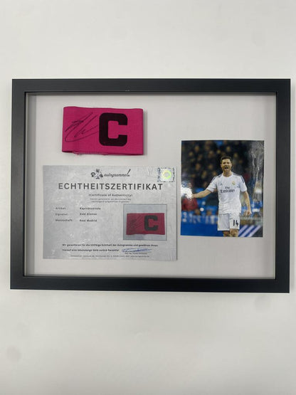 Kapitänsbinde Xabi Alsonso signiert im Rahmen Real Madrid Fußball COA  Autogramm