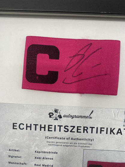 Kapitänsbinde Xabi Alsonso signiert im Rahmen Real Madrid Fußball COA  Autogramm