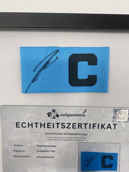 Kapitänsbinde Jonathan Tah signiert im Rahmen Deutschland Fußball Autogramm