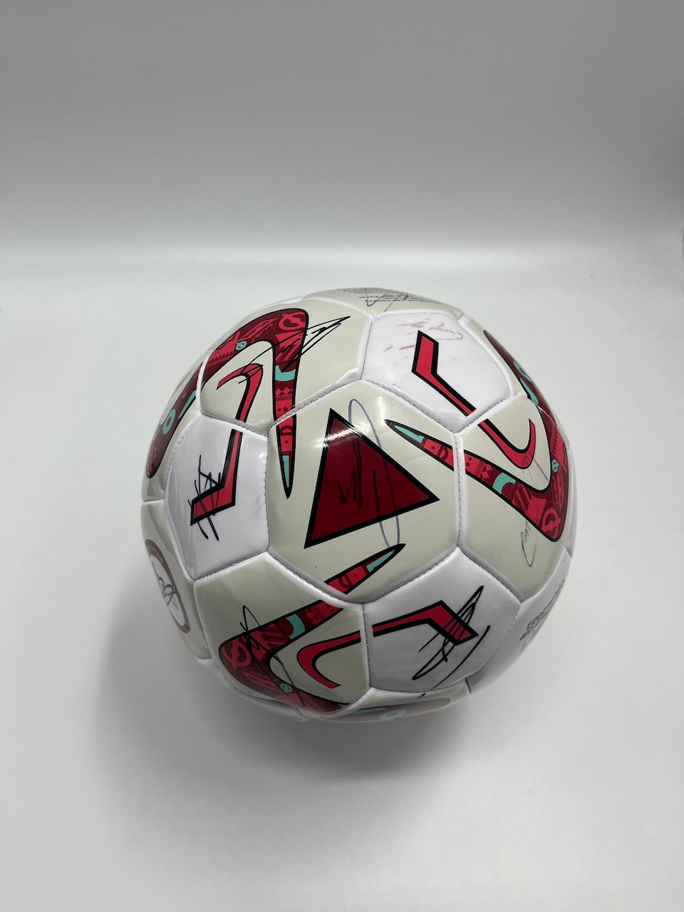 Fußball Teamsigniert WM 2022 in Vitrine DFB Autogramm COA Ball