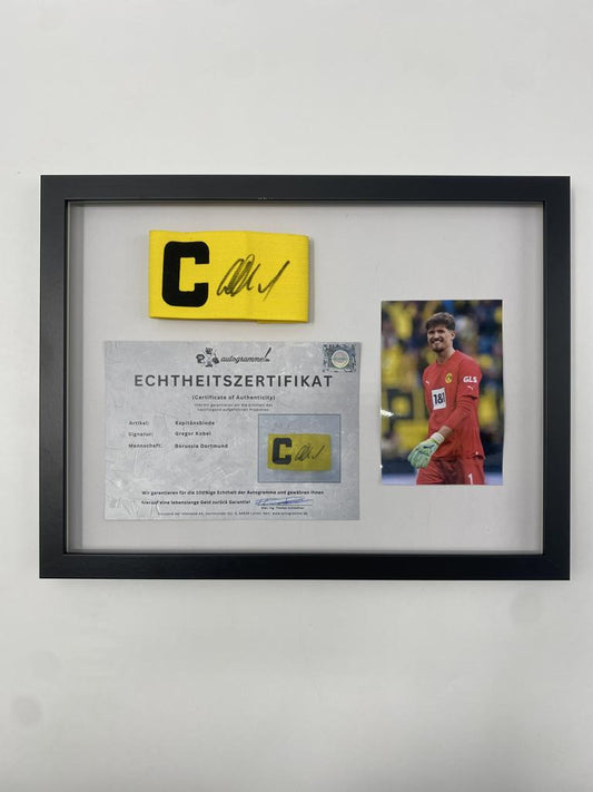 Kapitänsbinde Gregor Kobel signiert im Rahmen Borussia Dortmund Autogramm COA