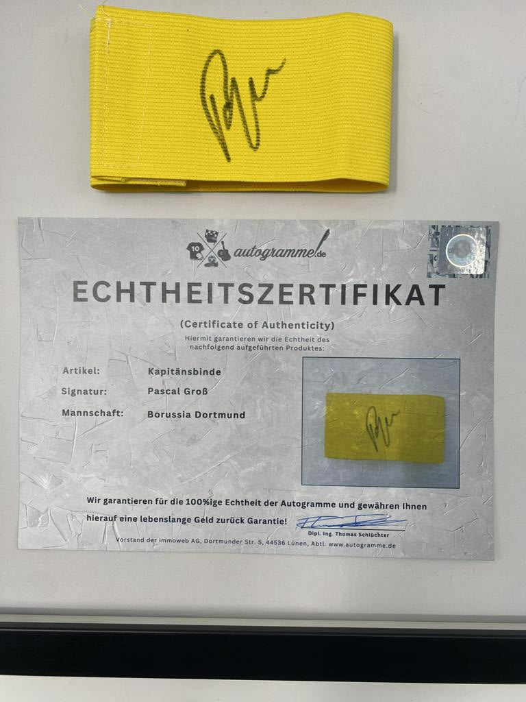 Kapitänsbinde Pascal Groß signiert im Rahmen Borussia Dortmund Autogramm COA