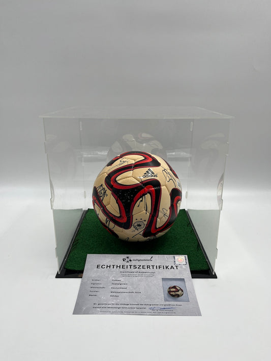 Fußball Teamsigniert WM 2014 in Vitrine DFB Unterschrift Autogramm Adidas Ball