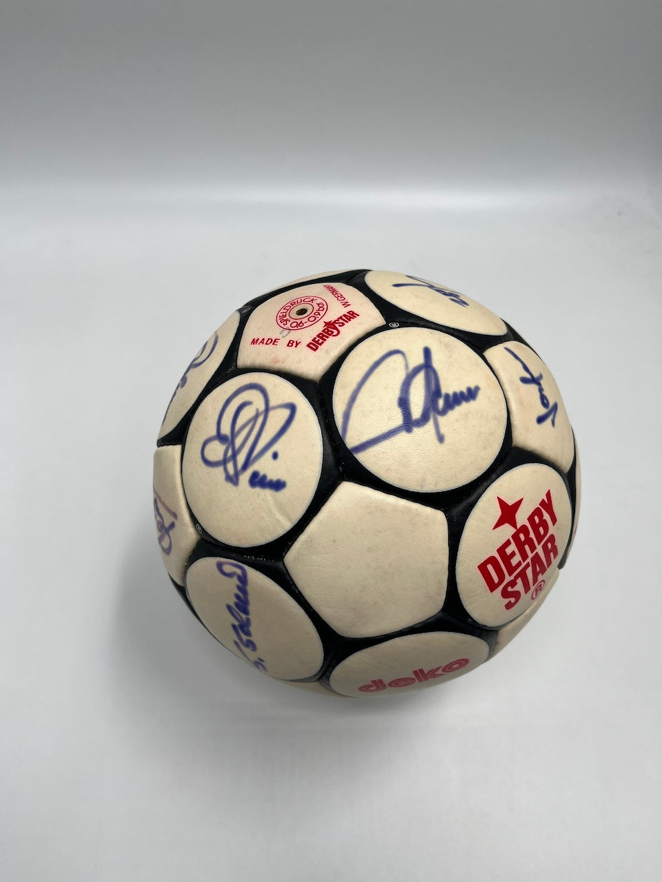 FC Bayern Munich Football Team Autographs 1988/1989 Derbystar FCB