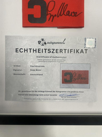 Kapitänsbinde Sepp Maier signiert im Rahmen DFB Fußball COA  Autogramm