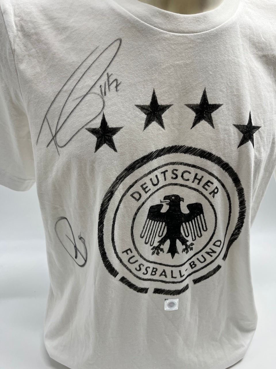 DFB T-Shirt persönlich signiert von Toni Kroos und Florian Wirtz Autogramm M