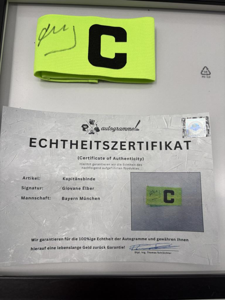 Kapitänsbinde Giovane Elber signiert im Rahmen Bayern München Autogramm