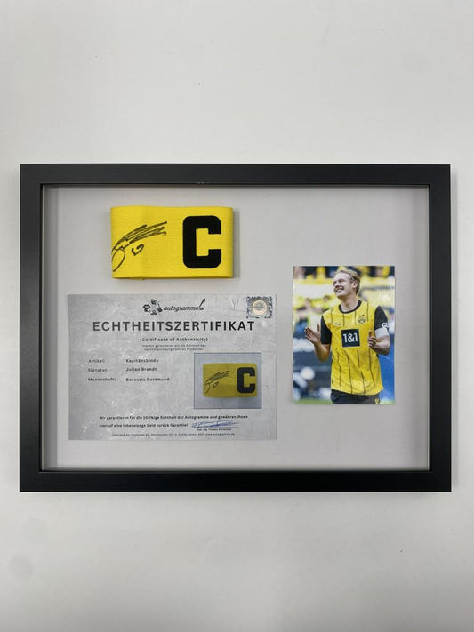 Kapitänsbinde Julian Brandt signiert im Rahmen Borussia Dortmund Autogramm COA