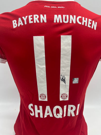 Bayern München Frauentrikot Xherdan Shaqiri signiert Adidas COA Autogramm 38-40
