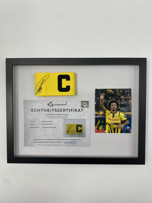 Kapitänsbinde Karim Adeyemi signiert im Rahmen Borussia Dortmund Autogramm COA
