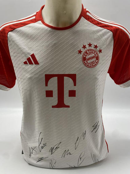 Bayern München Trikot 2023/2024 Teamsigniert Autogramm COA Adidas Fußball S
