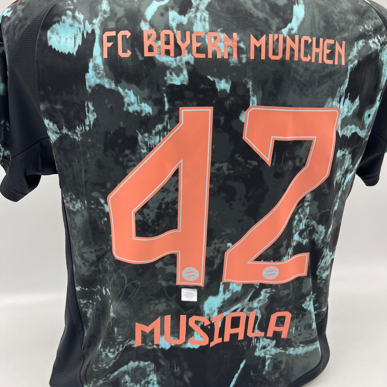 Bayern München Damentrikot Jamal Musiala signiert Autogramm Adidas COA XL