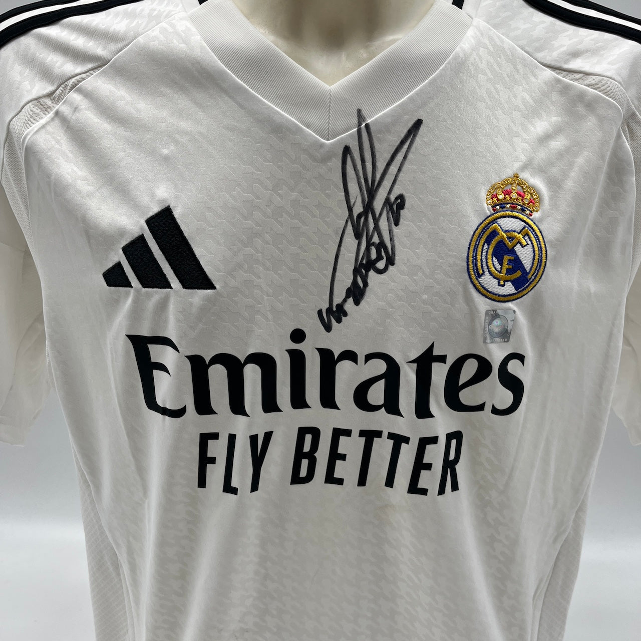 Real Madrid Trikot Eden Hazard signiert Autogramm Adidas COA L