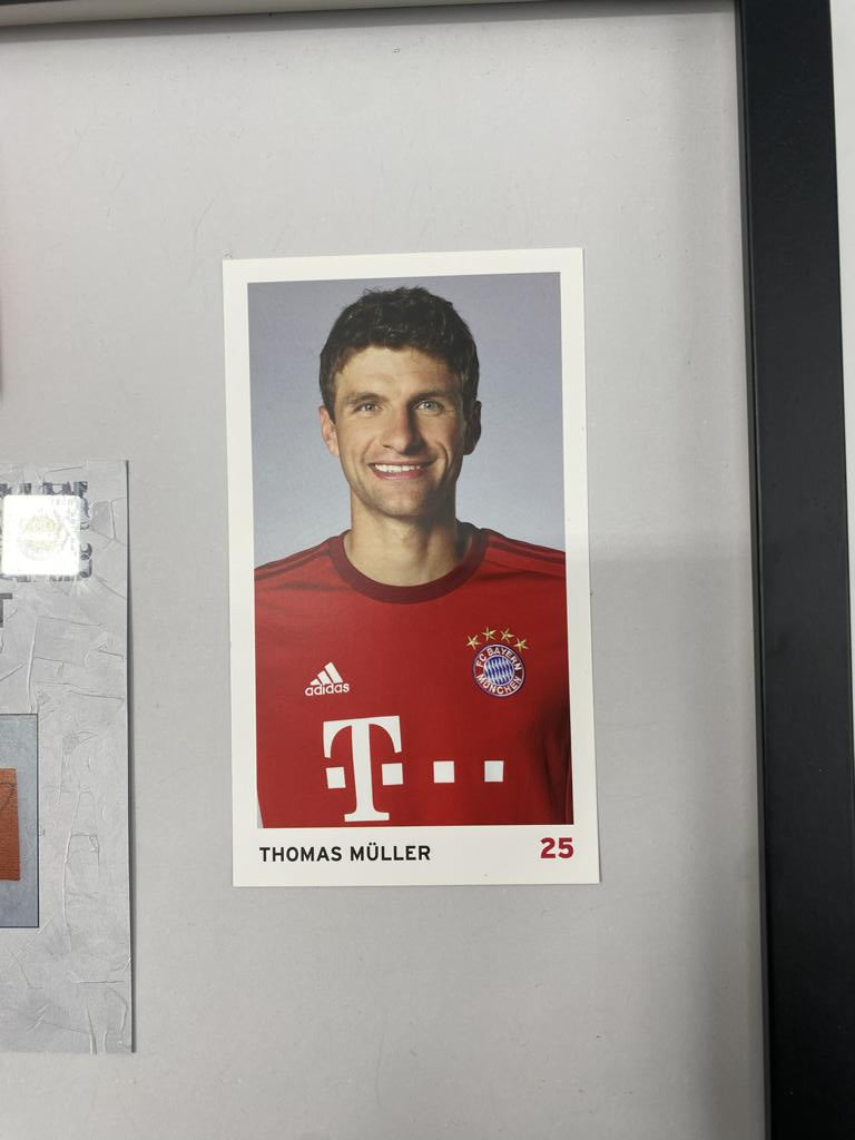 Kapitänsbinde Thomas Müller signiert im Rahmen Bayern München Autogramm COA