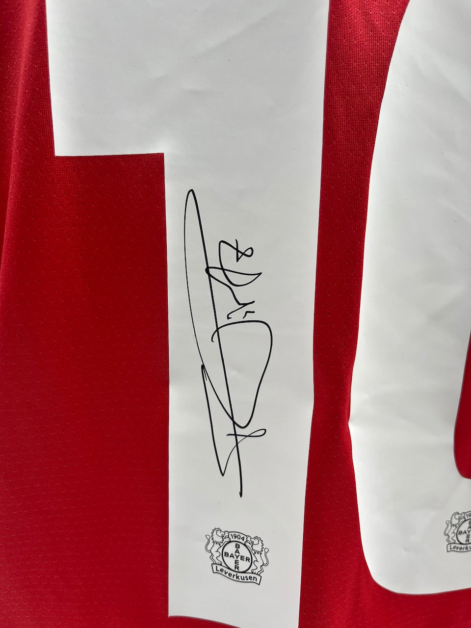 Matchworn Leverkusen Trikot getragen & signiert von Florian Wirtz 10.08.2024