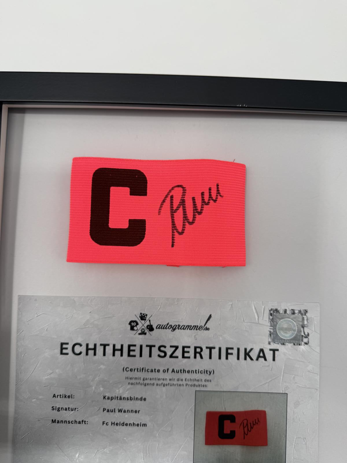 Kapitänsbinde Paul Wanner signiert im Rahmen Fc Heidenheim Autogramm