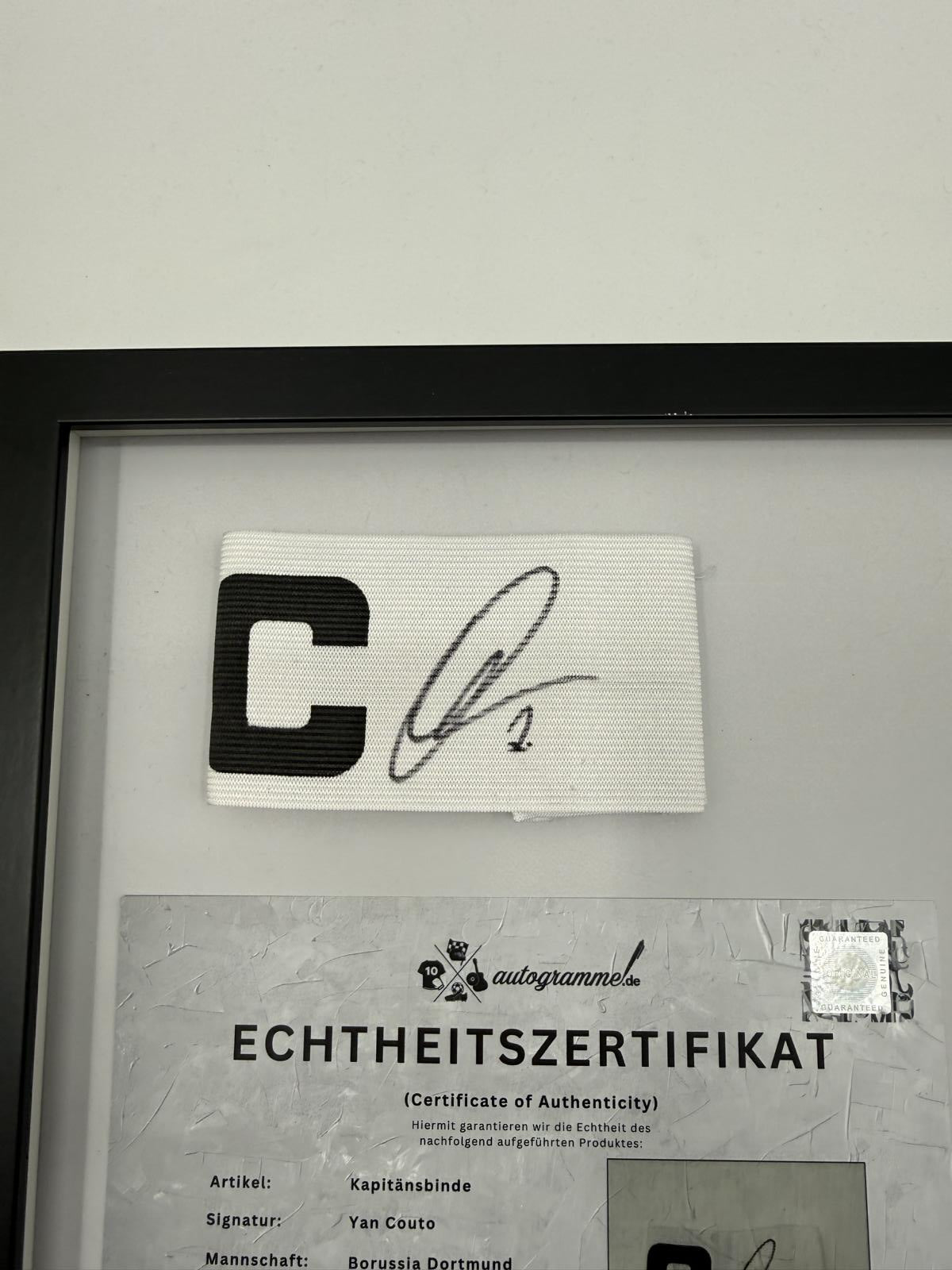 Kapitänsbinde Yan Couto signiert im Rahmen Borussia Dortmund neu COA