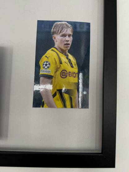 Kapitänsbinde Daniel Svensson signiert im Rahmen Borussia Dortmund COA