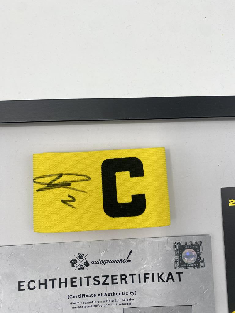 El brazalete de capitán Yan Couto ficha al nuevo COA del Borussia Dortmund