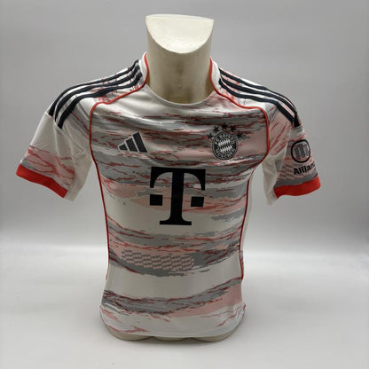 Bayern München Trikot Jonas Urbig signiert Autogramm Adidas COA 164