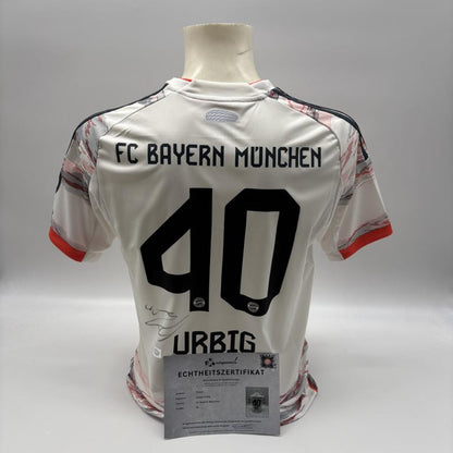 Bayern München Trikot Jonas Urbig signiert Autogramm Adidas COA M