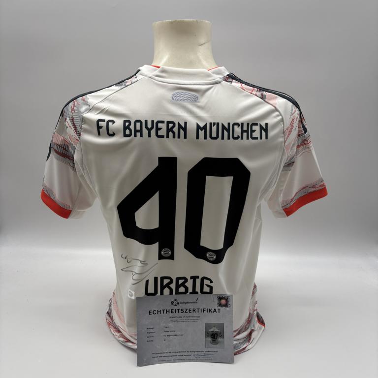 Bayern München Trikot Jonas Urbig signiert Autogramm Adidas COA M