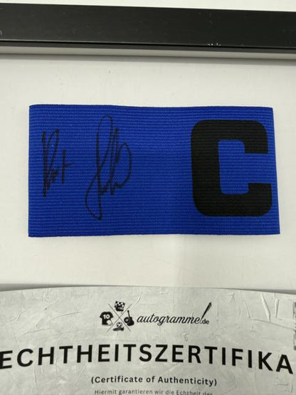 Kapitänsbinde Horst Hrubesch signiert im Rahmen Hamburger SV Autogramm COA