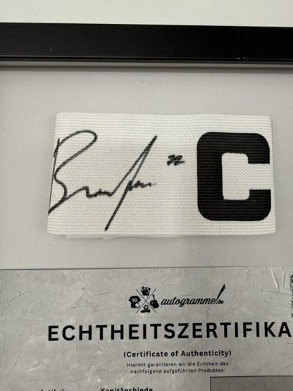 Kapitänsbinde Victor Boniface signiert im Rahmen Werder Bremen Autogramm COA