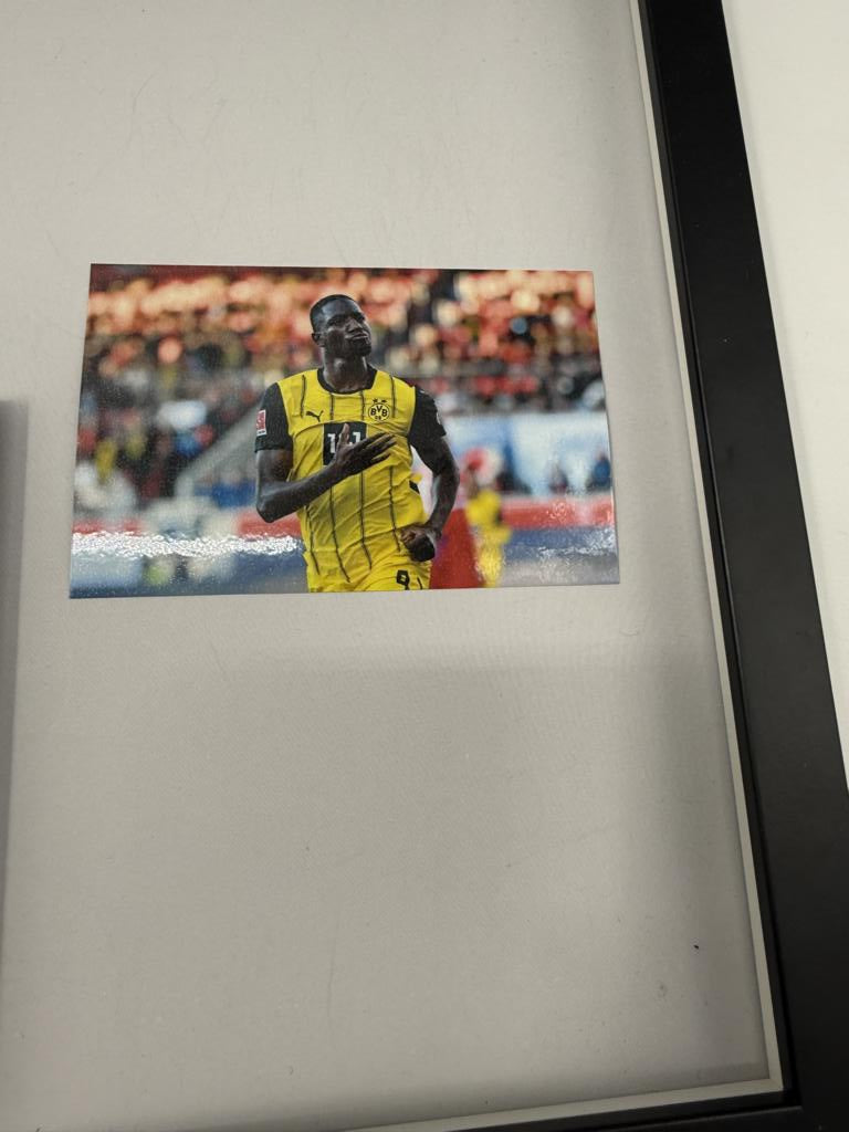 Kapitänsbinde Serhou Guirassy signiert im Rahmen Borussia Dortmund neu COA