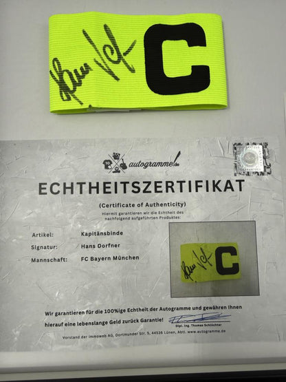 Kapitänsbinde Hans Dorfner signiert im Rahmen Bayern München Fußball Autogramm