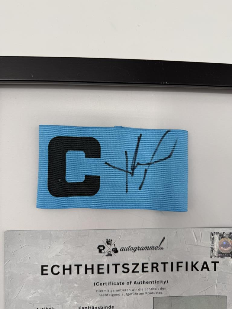 Kapitänsbinde Jonas Hofmann signiert im Rahmen Borussia Mönchengladbach Autogramm