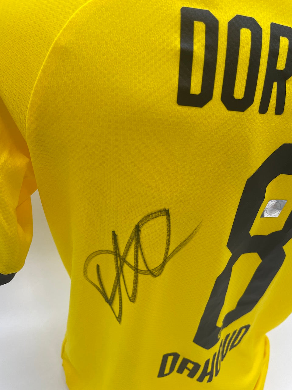 Dortmund Matchworn Worn & Signed by Mahmoud Dahoud BVB Autogram M