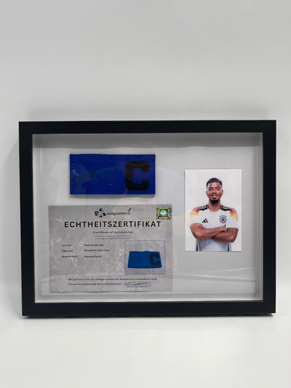 Captain's armband signed by Benjamin Henrichs in the DFB Football Autograph COA format