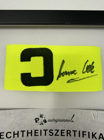 Kapitänsbinde Werner Olk signiert im Rahmen Bayern München Autogramm