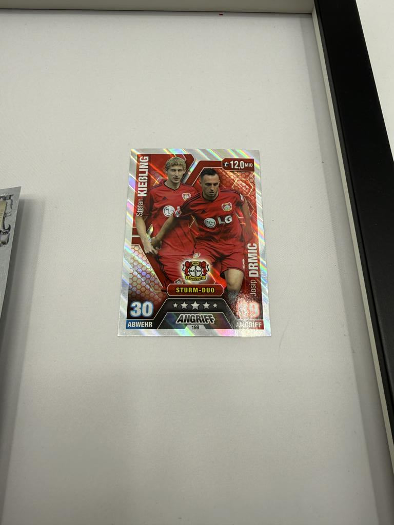 Kapitänsbinde Stefan Kießling signiert im Rahmen Bayer Leverkusen Autogramm