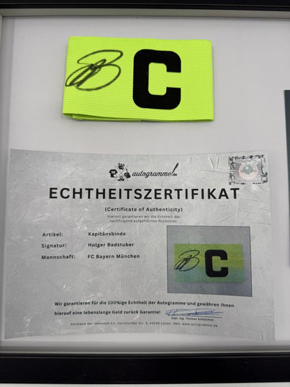 Kapitänsbinde Holger Badstuber signiert im Rahmen Bayern München Fußball COA