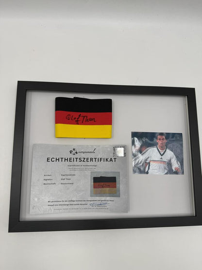 Kapitänsbinde Olaf Thon signiert im Rahmen Deutschland DFB