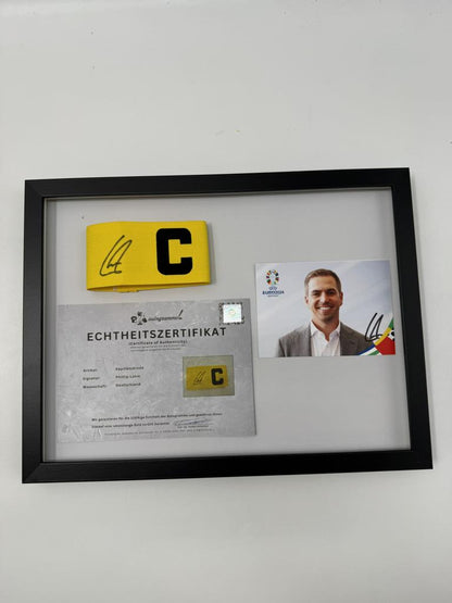 Kapitänsbinde Philipp Lahm signiert im Rahmen Deutschland Fußball Autogramm