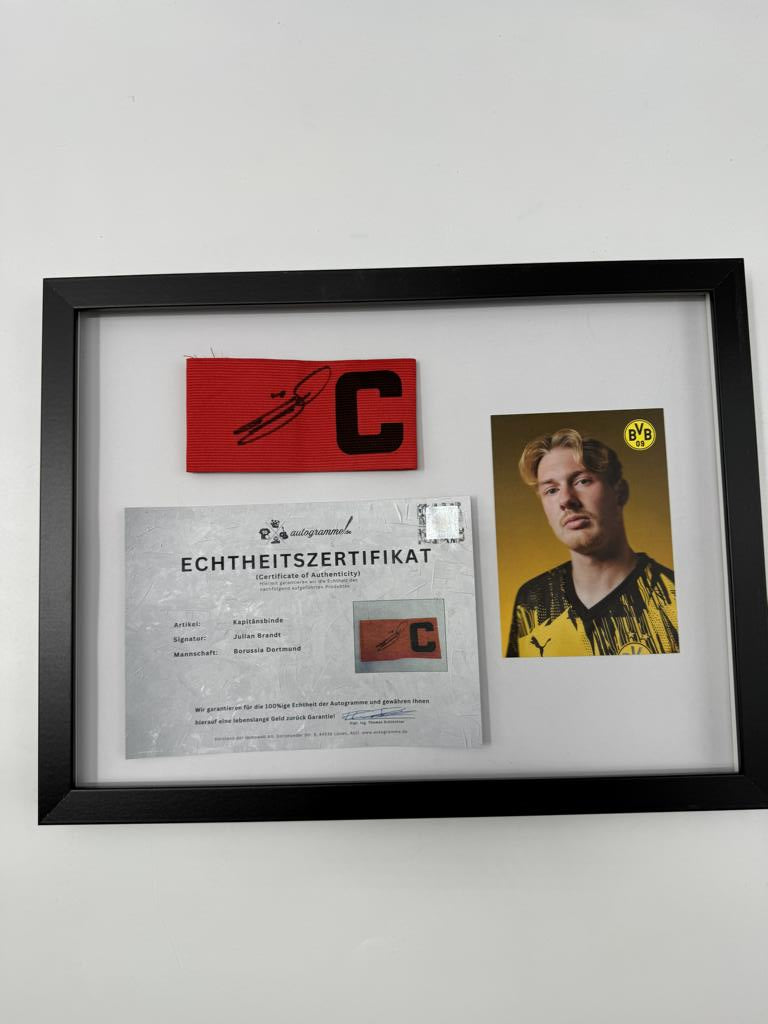 Kapitänsbinde Julian Brandt signiert im Rahmen Borussia Dortmund COA Fußball